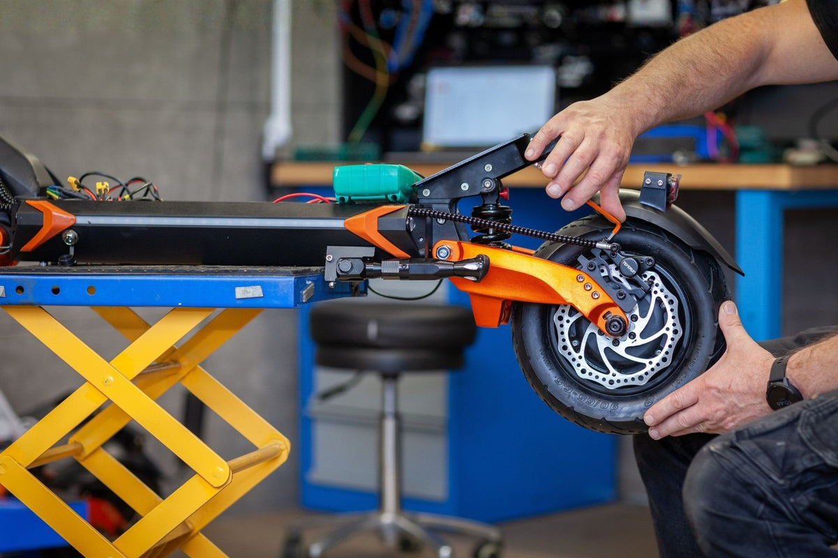 Detailaufnahme eines E-Scooters für Ersatzteile